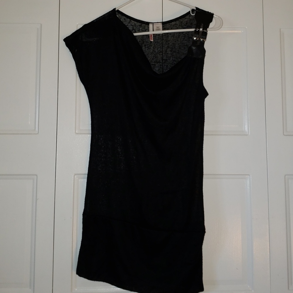 Sheer half sleeve top